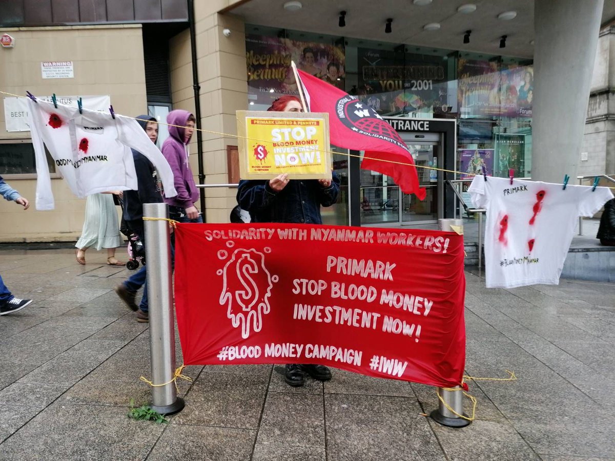 GlobalMayDayNet's tweet photo. [2/3]
#BloodMoneyMyanmar rally at @Primark in Derry (#NorthernIreland) as part of a Global Week of Action: https://t.co/fK3hpefxsd

Stand in solidarity with our brothers and sisters in Myanmar!

#UnitedAgainstTheJunta
#StopPayingToJunta 
#FreezeDollarToJunta https://t.co/IIvNmf54NO