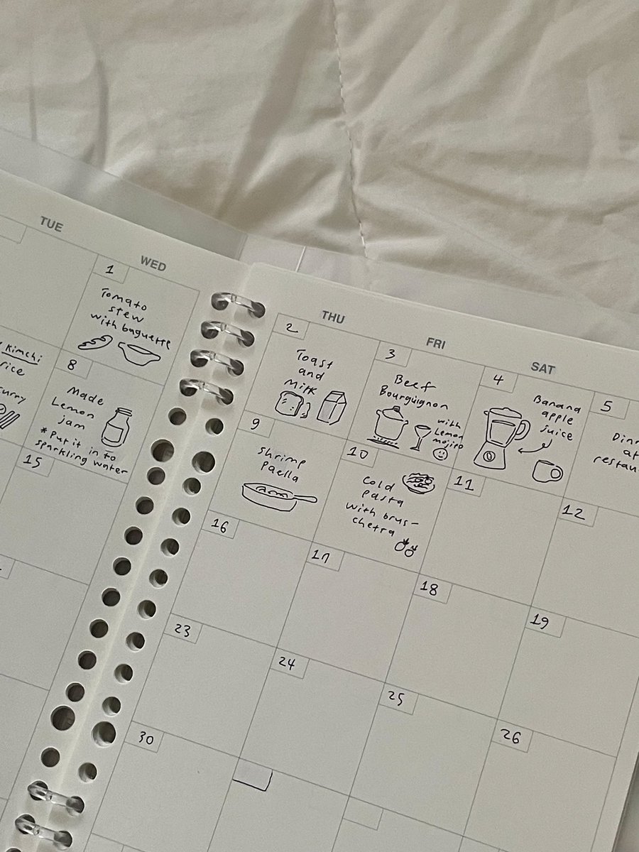 #RT 이벤트 한 번 … 해봐요 …. 건강한 음식 해먹으려고 손으로 쓴 레시피북 한 권 나눔해요 !! 손으로 쓴거라 오타 있고 삐뚤빼뚤 합니다 … 먼슬리칸은 뭐 먹었는지/먹을건지 기록하는 곳!