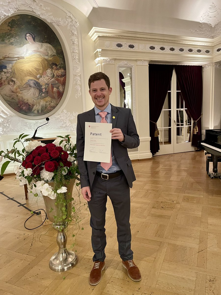 PsSchaer's tweet photo. Keine 24h nach der Erlangung des Patents zum Ingenieur-Geometer, total erschöpft &amp; überglücklich im Ziel des Jungfrau Marathon 2021 angekommen.
#Erfolg #WasFürEinWochenende #ThxForSupport #Jungfraumarathon 

https://t.co/FVpXFsfhE5 https://t.co/BXOYCKG8dc
