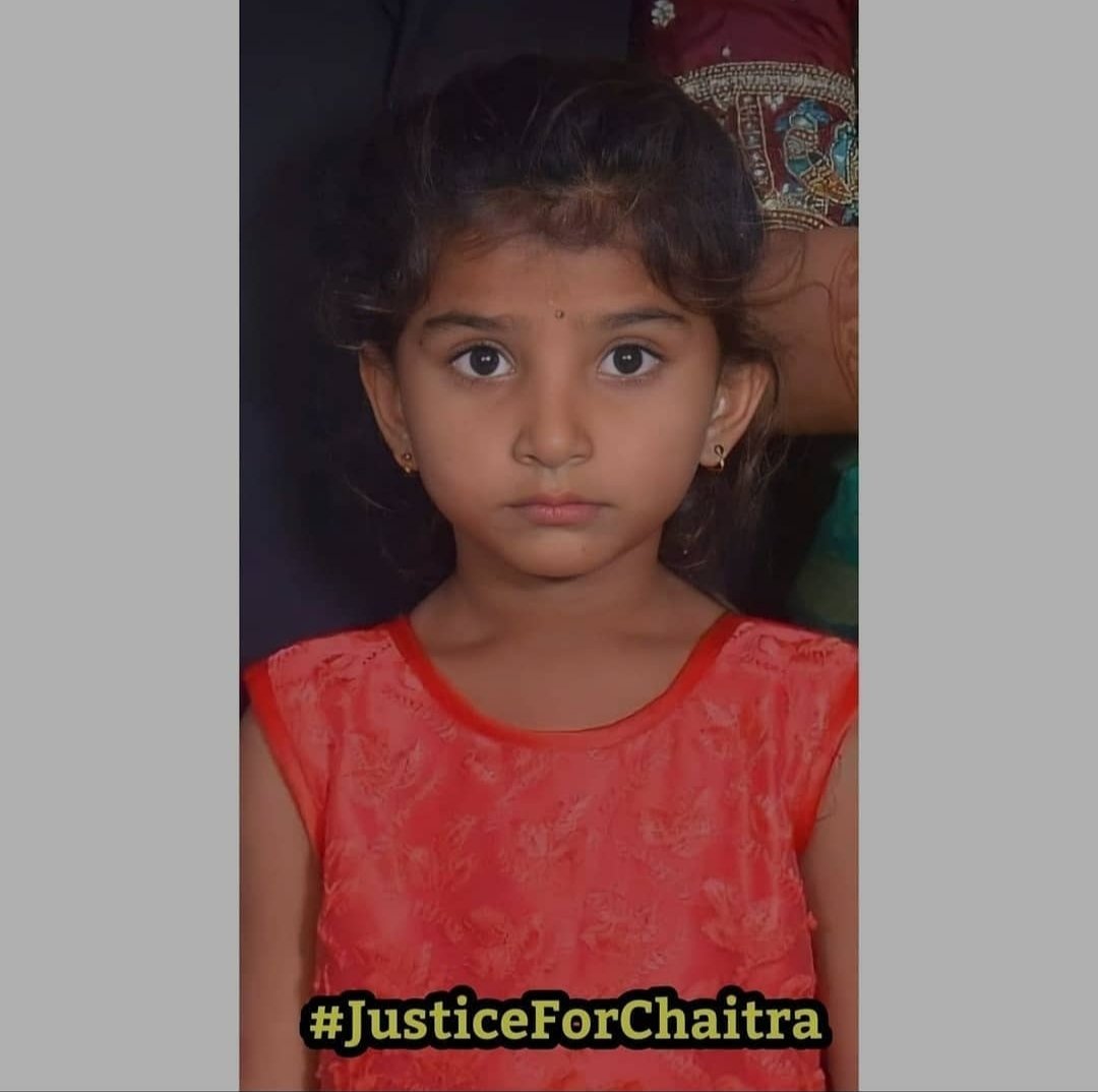 VickyKumar9794's tweet photo. Humanity shamed 6 year old girl was raped and murdered in Hyderabad!
@asadowaisi @KTRTRS @hydcitypolice @VenkatBalmoor @KTRoffice @CPHydCity 🙏🙏🙏
#justiceforchaitra https://t.co/vzOfzTpMc2