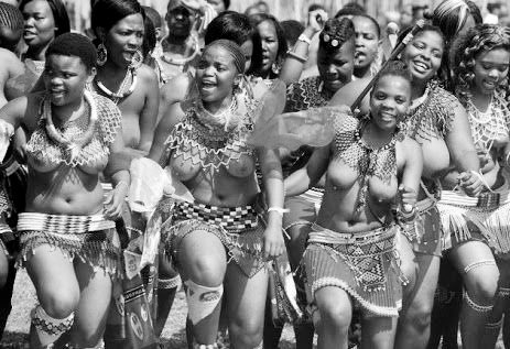 sparkling_tash5's tweet photo. “Wearing clothes exposing your skin is not part of our culture, western culture is destroying us”

Fyoto fyoto! 

Our culture: https://t.co/QoP0uH07v1