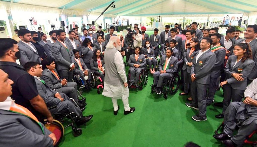 He is truly a magnificent leader, He is always there to encourage each one of us. 
We are indeed very blessed to live in his era ! @narendramodi @PMOIndia 

Hats off to all contingents 🇮🇳 #ProudIndian  #OurRealHero #cheers4india