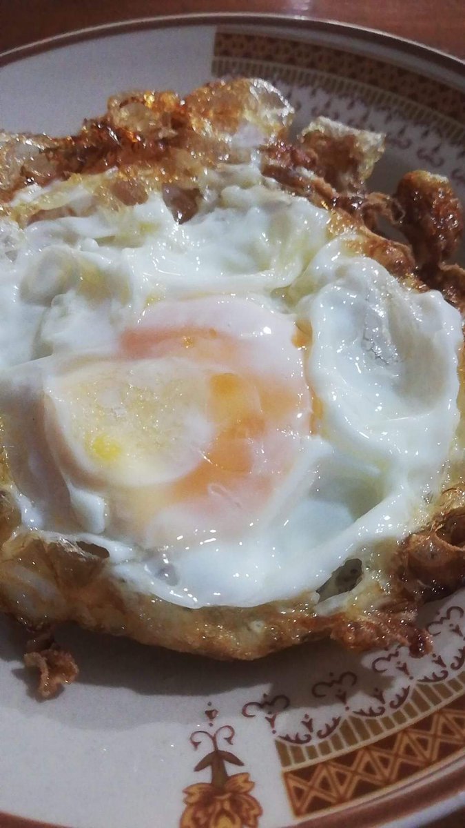 TrustyFood's tweet photo. ต้องการเคล็ดลับทอดไข่ดาวเเล้วมีลักษณะดังนี้ ใครเซียนๆช่วยหน่อยครับ
1.ไข่ไม่เเผ่กว้าง เป็นก้อนกลมๆ
2.ไข่ขาวคลุมไข่แดง
3.ด้านล่างกรอบเเต่ไข่เเดงไม่สุก https://t.co/Xl3IR59Lmd