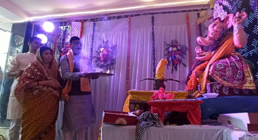SethSanjayMP's tweet photo. "सर्वे भवन्तु सुखिन: सर्वे संतु निरामया" की कामना के साथ श्रीगणपति महोत्सव का तीसरा दिन। जय श्रीगणपति महाराज। https://t.co/6RTK6CO7cb