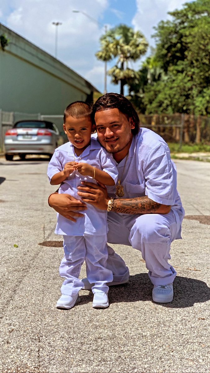 3900lu's tweet photo. U my lil angel sent from above 😍❤️ https://t.co/0GWIeFOaKa