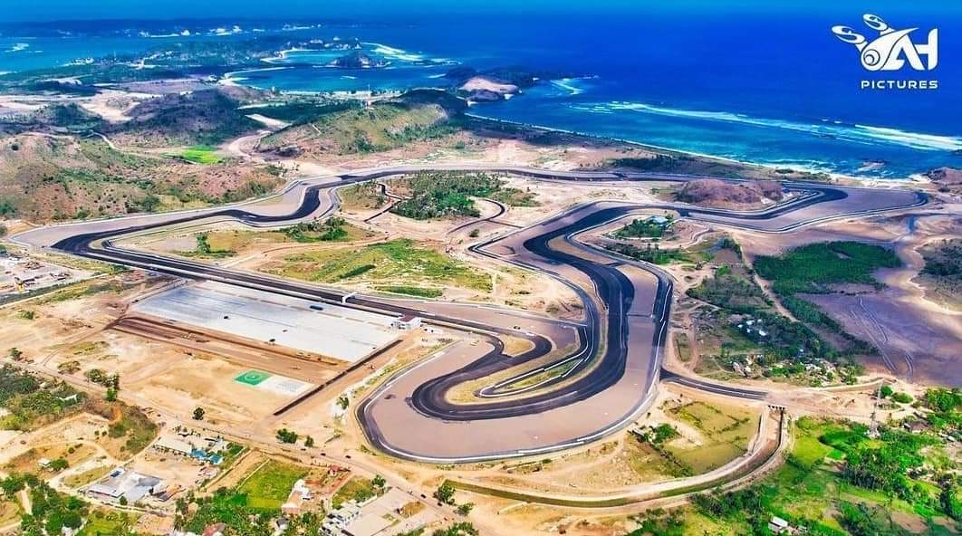 Update sirkuit Mandalika

Progres keseluruhan 96,5%

Indonesia membayar Rp 143 M/thn utk mjd tuan rumah

Bedakan dgn Formula E yg sudah menggelontorkan dana 1,1 T tp sampai sekarang sirkuitnya entah dimana