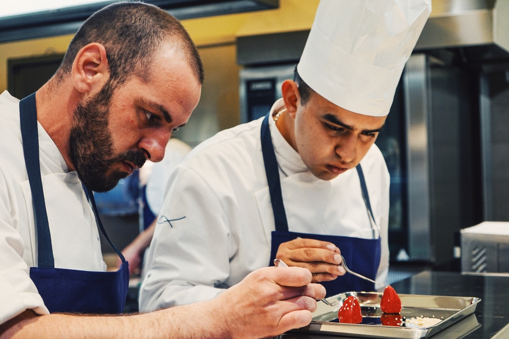 Lo chef del Ristorante Makorè, Federico Belluco rappresenterà il Piemonte al Bootcamp&Horeca Work Forum 2021 🔗 nella bio  #chef #cheflife #chefsofinstagram #chefs #chefstalk #chefslife #chefsroll #chefmode #chefoninstagram #chefofinstagram #cheftalk… cinquegusti.com/comunicato-sta…