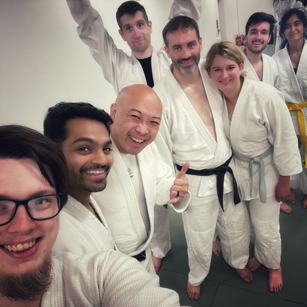 tjjf_chair's tweet photo. #SundaySelfie ❤️
#Birmingham #Bhamgram #thisbham #LoveJitsu #JitsuFamily #JiuJitsu #JiuJitsuLifestyle #JiuJitsuLife #JiuJitsuForEveryone #MartialArts #SelfDefence #SelfDefense #TeamAston #AstonFreshers #AstonUni #AstonLife #WeAreAston https://t.co/QD6lWGadBE