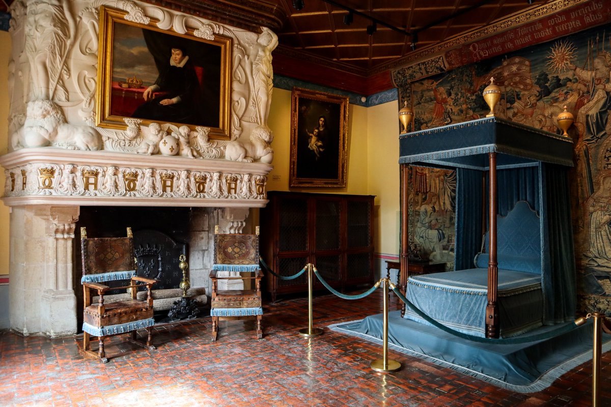 SarahDuchemann's tweet photo. Ma fascination pour les #ChâteauxDeLaLoire n'est pas près de s'arrêter après la visite du Château de @E_Chenonceau 😍🏰
Des salles magnifiques, un #domaine charmant et une #histoire riche à laquelle chacun.e des propriétaires a contribué pour rendre le lieu inoubliable 👏 https://t.co/hZztP2qrnO