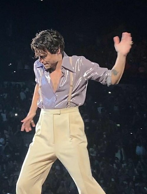 val 🫶 (@grapejuiceblues) on Twitter photo 