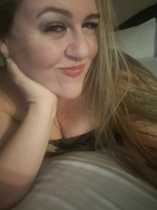 Should I spare his soul when I drain the life out of his dick? 😈 https://t.co/vzarKusrZe<a href="/tag/mvsales"class="tags"><span>#mvsales</span></a>