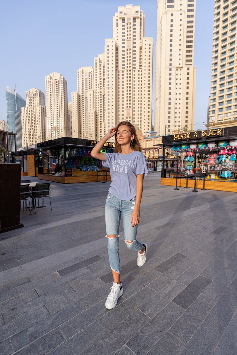Check out our influencer Anna repping American Eagle for our summer campaign.

 #AE #GENZMARKETING #INFLUENCERMARKETING