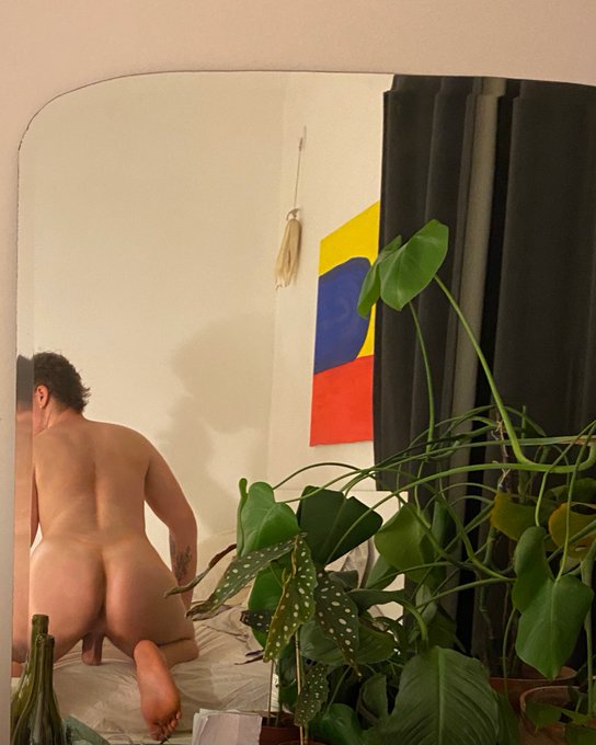 Watch brunny boy's leaked NSFW photo on TwXstars