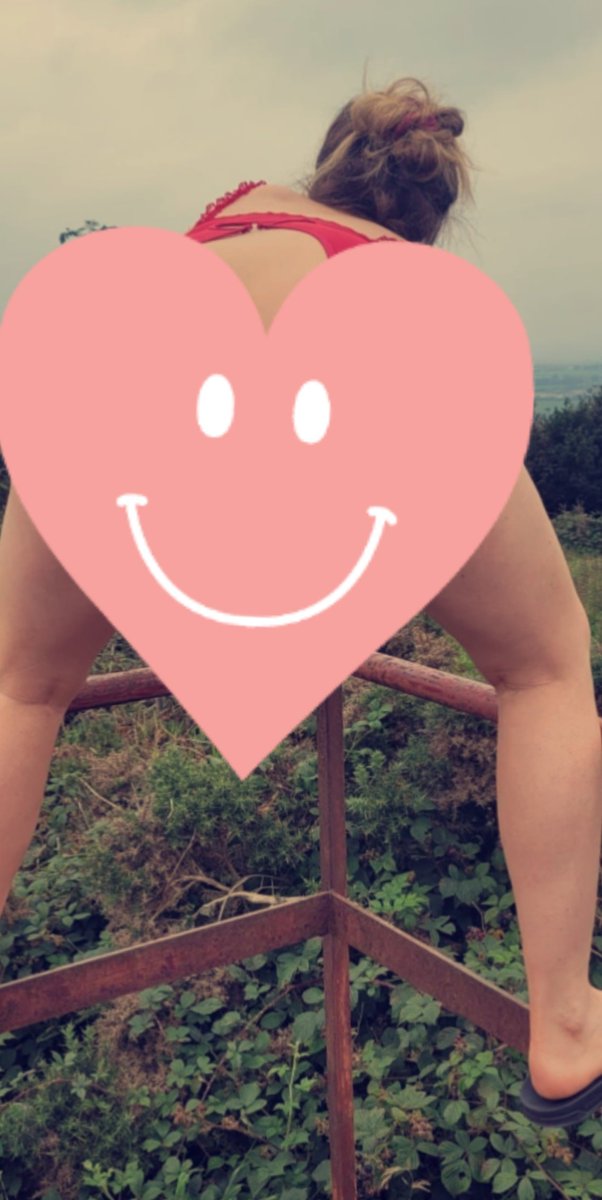 Hotcouplesex2's tweet photo. A view with a view. I love a play in public especially the countryside with my rabbit 🥵🥵 💦
Link in bio 🔥🔥 https://t.co/WSYWBNAuO6