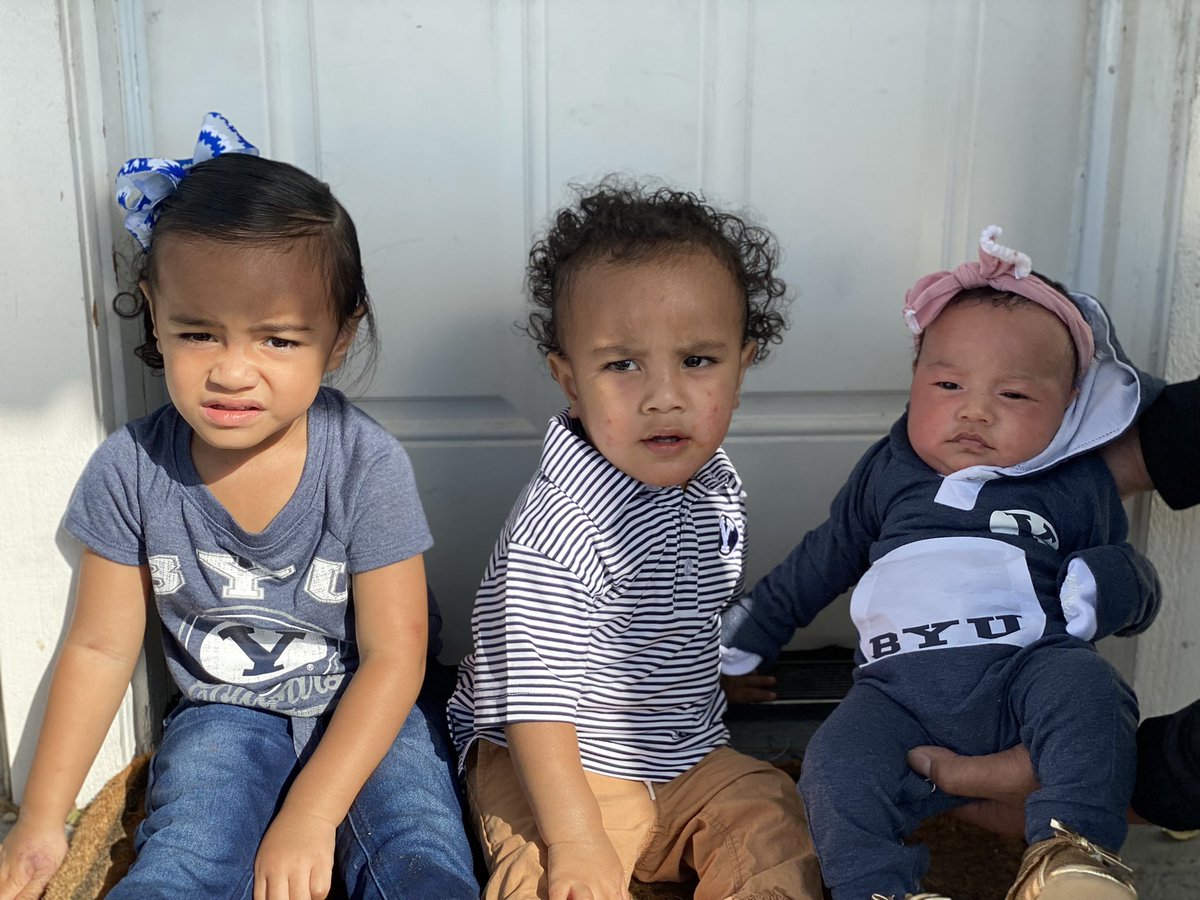 Vailolo104's tweet photo. HAPPY WIN FROM MY FAVORITE BYU FANS!!💙🤍🤙🏽 #GoCougs https://t.co/lBoF0sXc7g