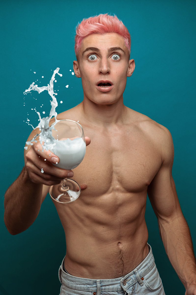 Hello ! Mon ancien compte a été supprimé (créé en 2009) Je suis photographe sur Paris et je serais ravi d’un petit coup de pouce de votre part avec un petit RT 😃 Merciiiii #photographeparis