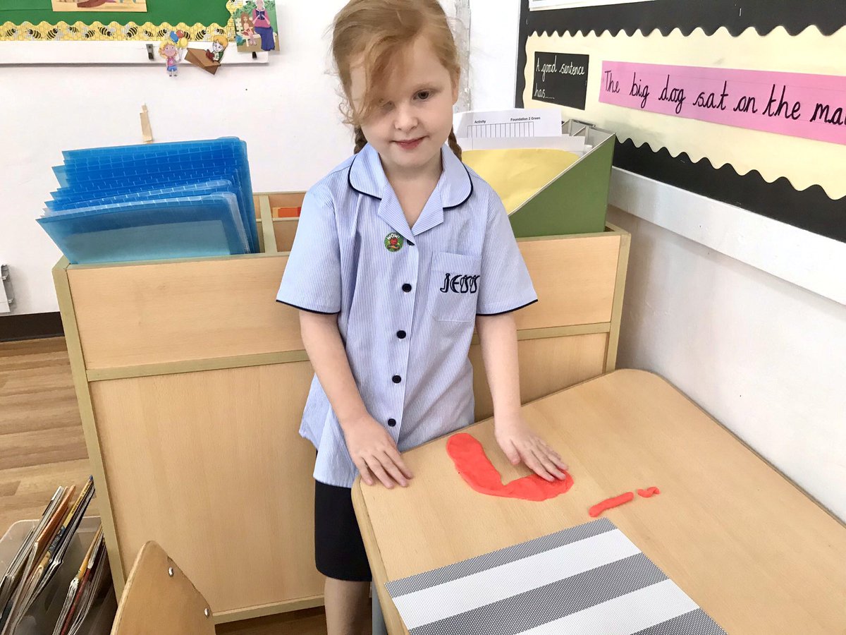 JESSDubai's tweet photo. At JESS, we love the fact that our specialist teachers instill their passions for teaching and learning.
Our @JESSArabicDept specialist teachers focus on active learning & continuous assessment to ensure our children receive an outstanding Arabic language experience. #JESSArabic. https://t.co/PUCnHJ52cI