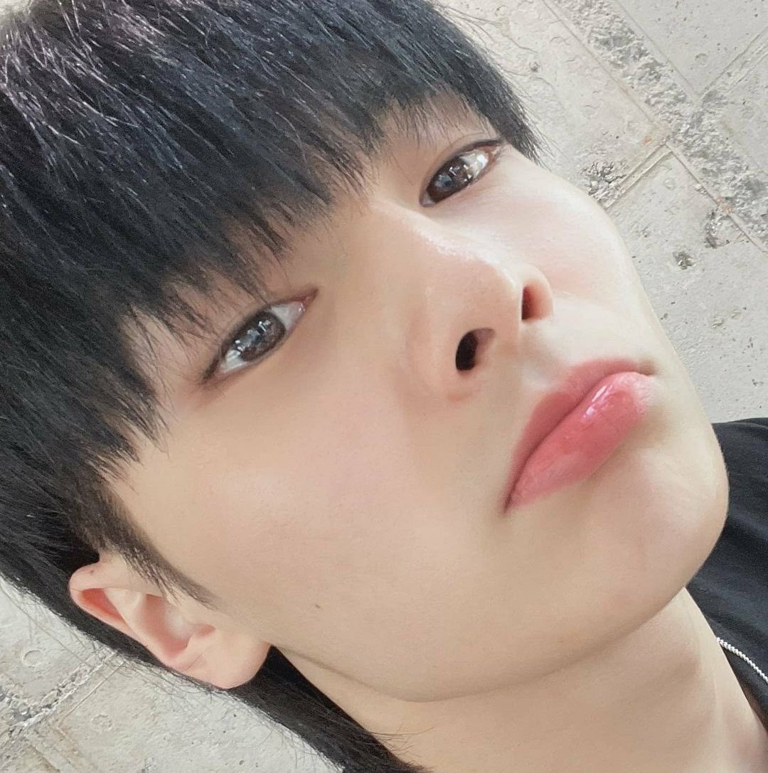 this genre of i.n selfies!!