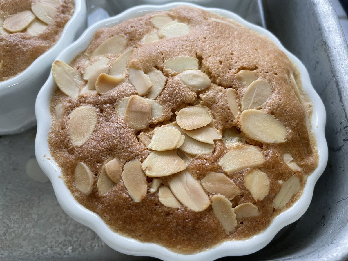 ChefsPass's tweet photo. I’m really proud of my gluten free eve’s puddings, they look and smell fantastic, the only problem now is, custard, cream or ice cream #evespudding #greatdesserts #greatpudding #puddings #custard #bramleyapples https://t.co/XHb3GgMdBR