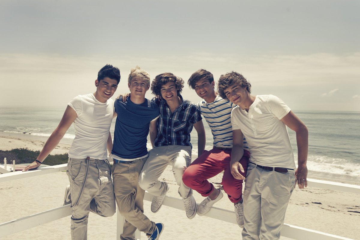 nialluvbot's tweet photo. im late but happy 10 years to the song that turned me into a fan, its been a crazy journey since then #10YearsOfWMYB https://t.co/p0ZK1XXzKr