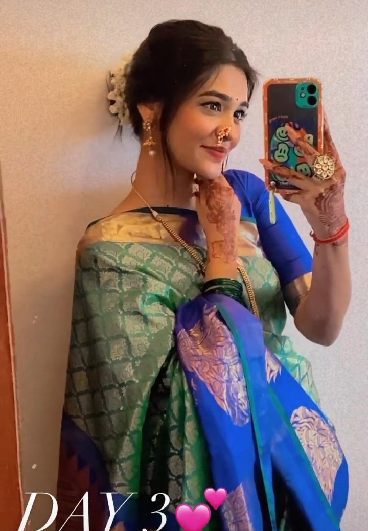parodyofmini's tweet photo. #AurrishtAsAnidita
❤️💫
Kaisi lag rahi hu mai ?!😍❤️ https://t.co/8WBgG5NzQL