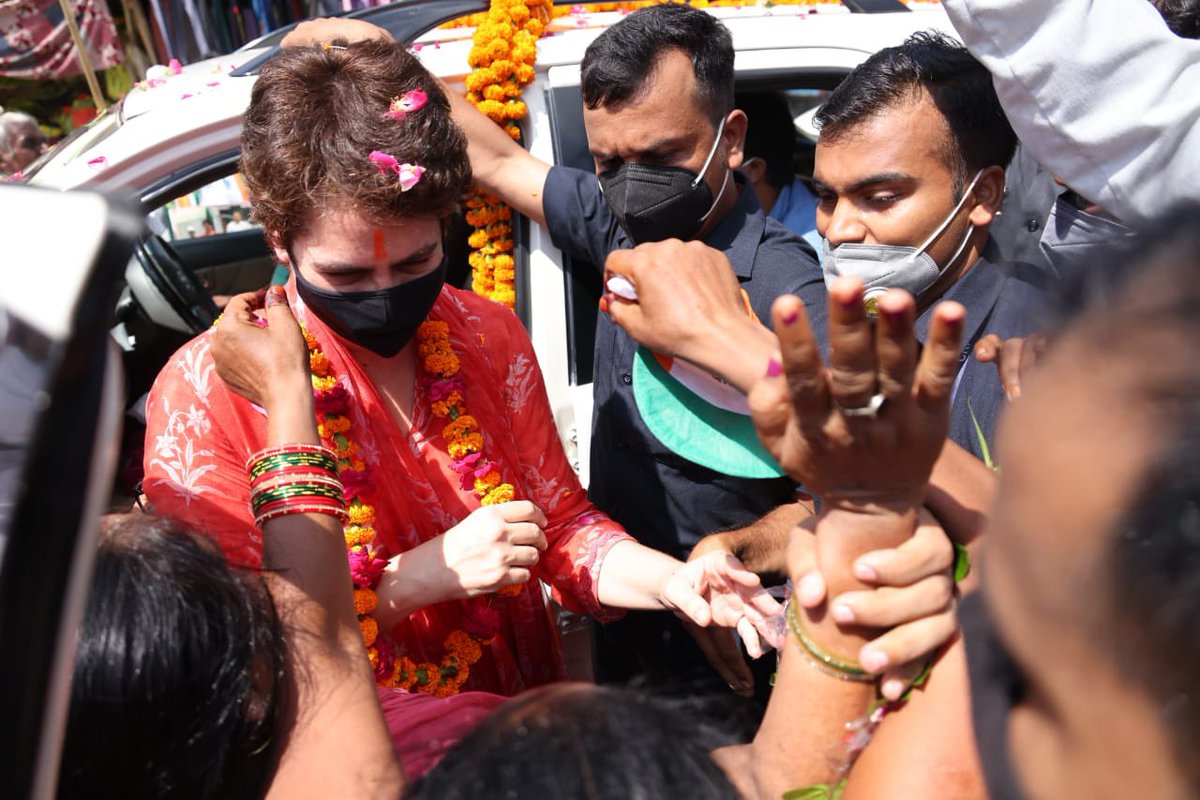 natasshasharrma's tweet image. प्रियंकामय हुआ आज रायबरेली ❤️