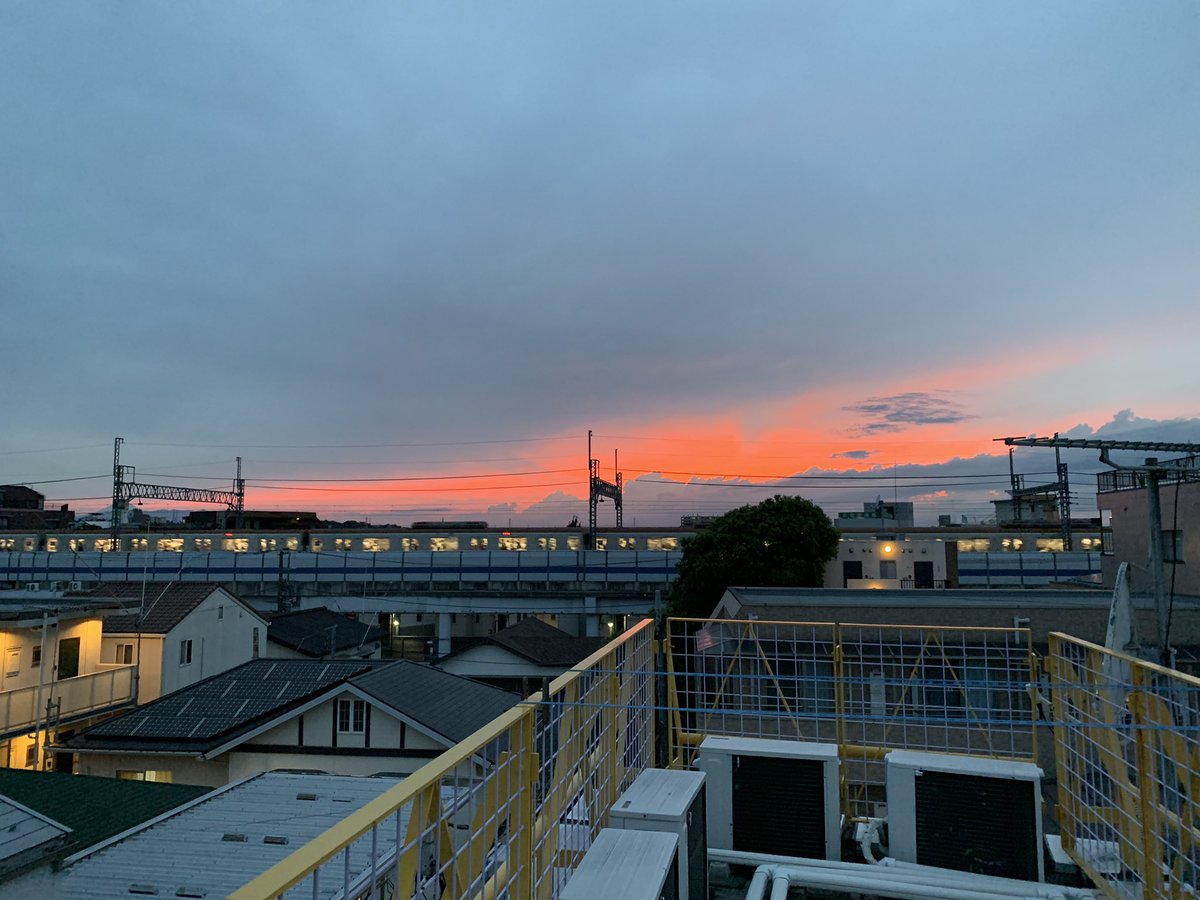 geekmtsm's tweet image. いつか見た空