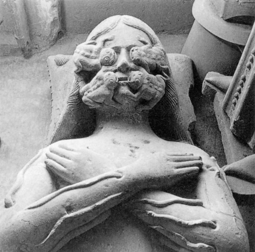 The effigy of Francois I de la Sarra (died 1363), can be found in the Chapel of Sainte-Antoine at La Sarraz, Vaud, Switzerland, an area famous for its supernatural 17th century werewolves incidentally