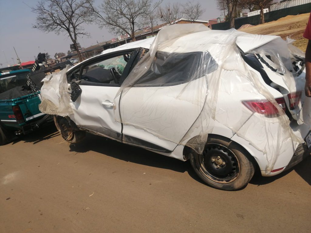 SparesRenault's tweet photo. 🚨new stock alert 🚨 

2017 renault clio4 900t stripping for spares 

DM📩 or WhatsApp/call 065 163 7723 for more info 
#Renault #CLIO https://t.co/gSHsJVjYmp