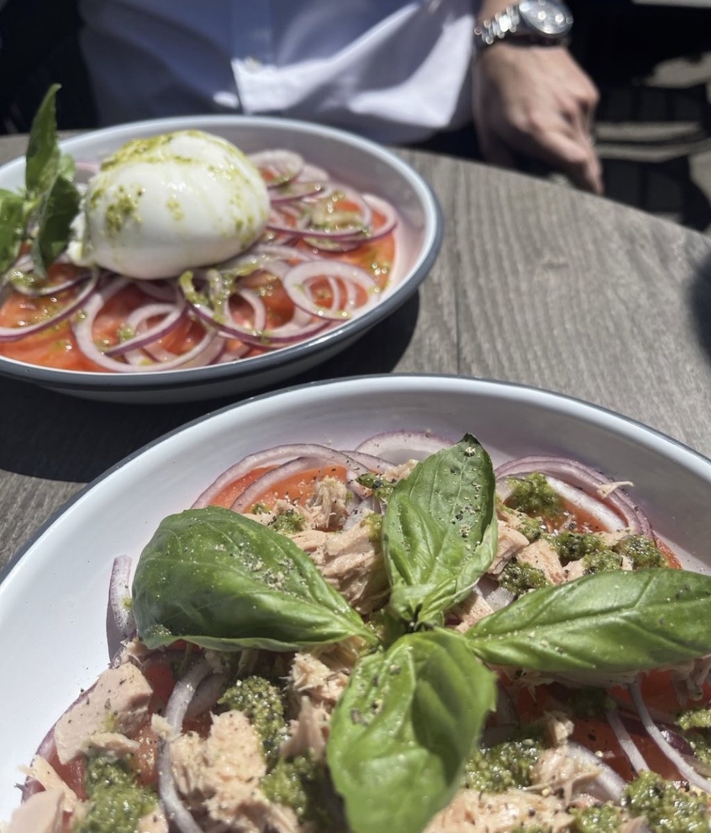 Sunday, the day of rest - Head on down and get yourself some food for the soul! Whether you fancy a proper pizza or a lighter (but still super yummy) salad today, we’ve got you!
-
Sign up to our newsletter via our website for more updates
-
#pizza #sunday #sundaylunch #pizzatime