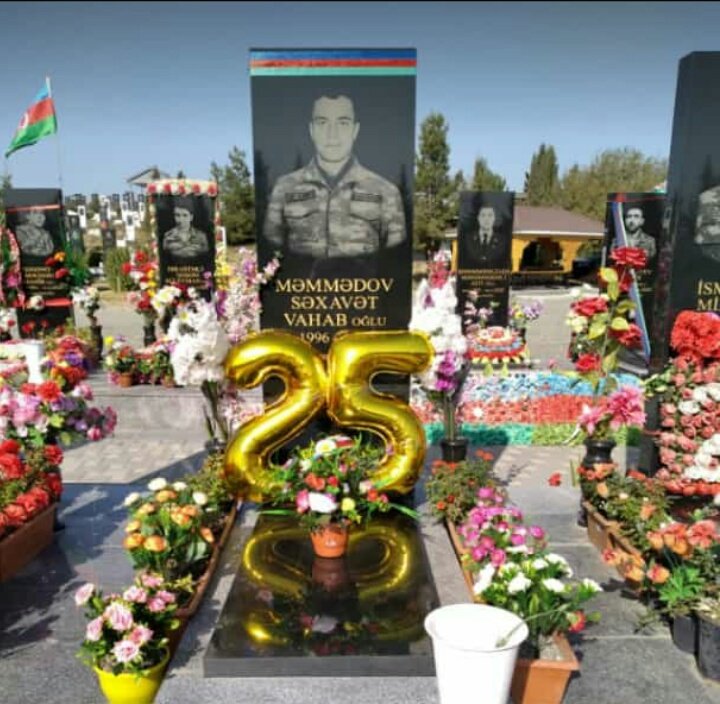 Quzeyli Hera 🍷 tweet media