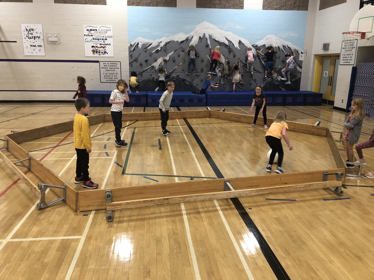NMESPhysEd's tweet photo. We’re back! Being active and having fun! @nmes_community https://t.co/ITrS3HY6Oh