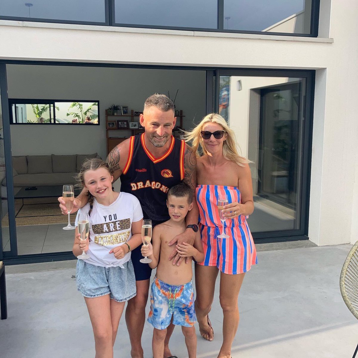 Crazy week  = detached retina 👀- magic win 😬- surgery 🤢- league leaders (staff &amp; players 👏) - wife &amp; kids fixing me up 🙏😘Next stop the semi <a href="/DragonsOfficiel/">Dragons Catalans</a> 🤞🐉