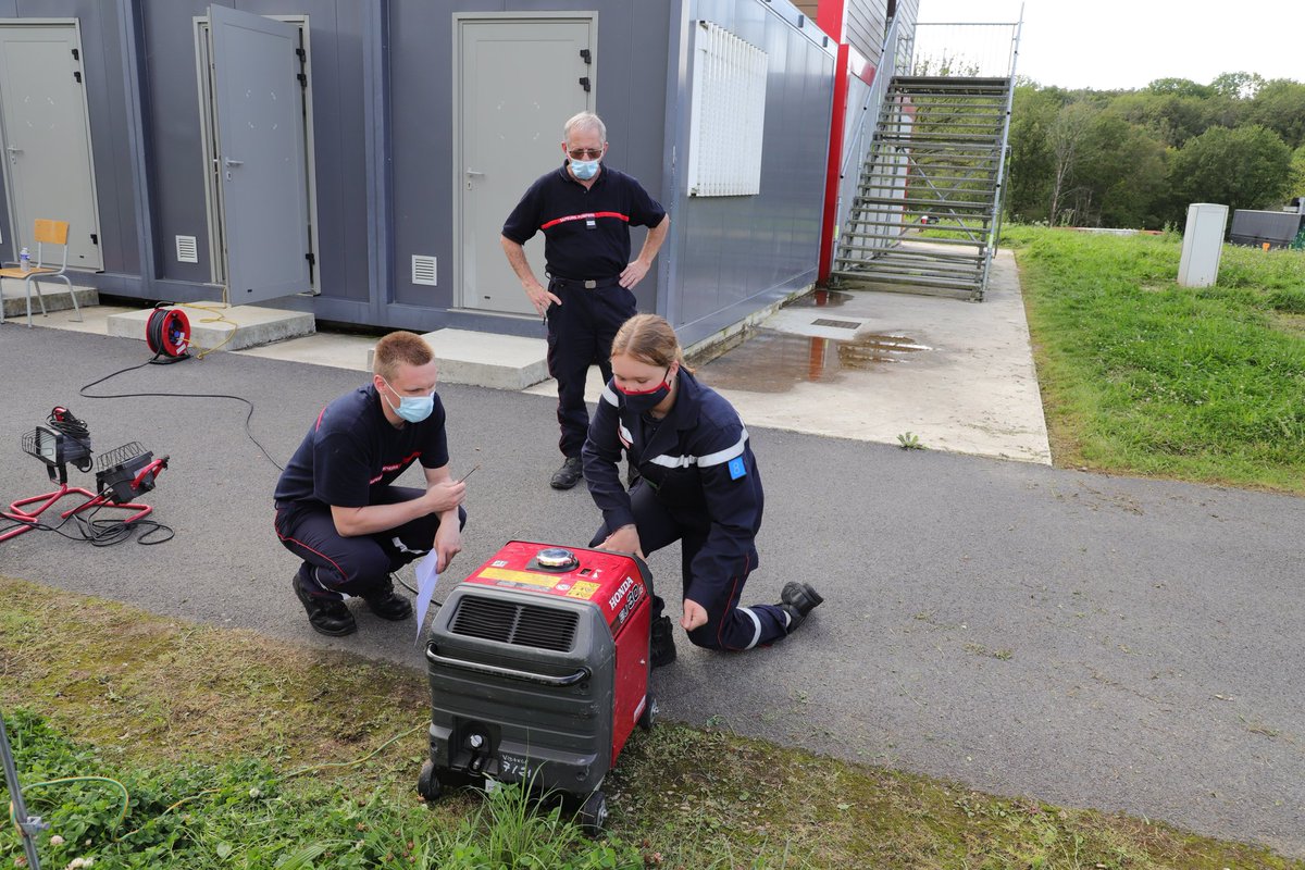 SDIS des Ardennes (@sdis08) on Twitter photo Le colonel hors classe #FrédéricDELCROIX #DDSIS08 et l'adjudante-cheffe <a href="/ange_friedrich/">Ange FRIEDRICH</a> #PUD08, ont assisté à la fin des épreuves du #BrevetDeCadet #JeunesSapeursPompiers. Merci aux formateurs, au sergent <a href="/barrois_marc/">Marc Barrois</a> et à l'adjudant <a href="/NicoPachek/">Nico Pachek</a> du service formation <a href="/sdis08/">SDIS des Ardennes</a>. Le colonel hors classe #FrédéricDELCROIX #DDSIS08 et l'adjudante-cheffe <a href="/ange_friedrich/">Ange FRIEDRICH</a> #PUD08, ont assisté à la fin des épreuves du #BrevetDeCadet #JeunesSapeursPompiers. Merci aux formateurs, au sergent <a href="/barrois_marc/">Marc Barrois</a> et à l'adjudant <a href="/NicoPachek/">Nico Pachek</a> du service formation <a href="/sdis08/">SDIS des Ardennes</a>.