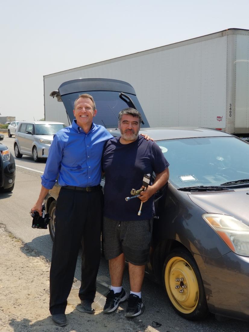 B2B_SalesTips's tweet photo. When your Uber driver gets a flat tire on your way back to the airport...
#FreewayFun https://t.co/weZ7frpsdr