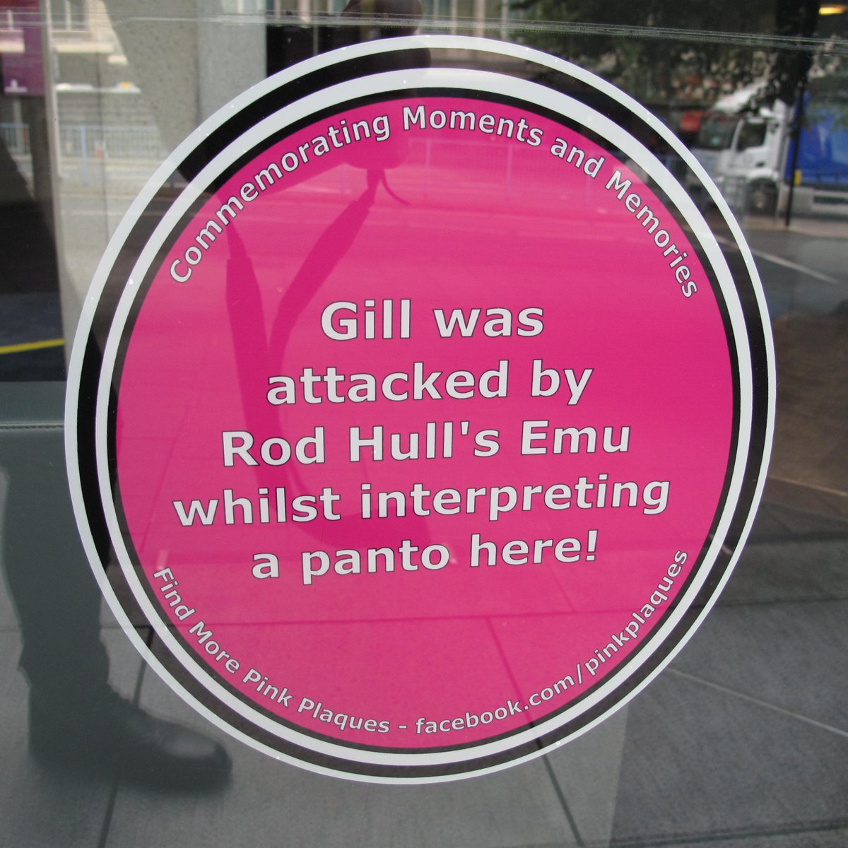 😱 Poor Gill 🤣 Thanks to Gill for sending in this memory and to the <a href="/TRPlymouth/">Theatre Royal Plymouth</a> for hosting this plaque - Pink Plaques sponsored by <a href="/mayflower400uk/">Mayflower 400 UK</a>  with partners <a href="/plymouthcc/">Plymouth City Council</a> <a href="/theboxplymouth/">The Box, Plymouth</a> <a href="/PlymCultureUK/">Plymouth Culture</a> with added support <a href="/PlymCityCentre/">Plymouth City Centre Company</a>