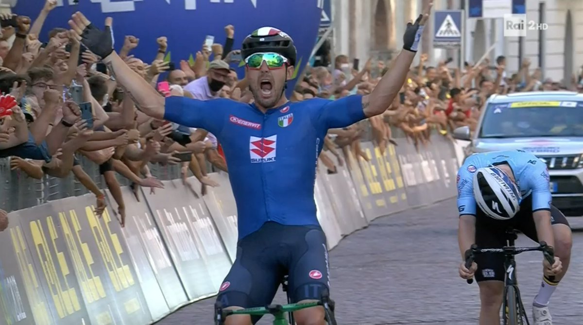 💥 CHE IMPRESA SONNY 💥

Trionfo italiano nella prova in linea maschile degli #EuroRoad21! A Trento <a href="/sonnycolbrelli/">Sonny Colbrelli</a> si laurea CAMPIONE D’EUROPA! 🥇🚴‍♂️🇮🇹

#Colbrelli #ciclismo #cyclingroad <a href="/Federciclismo/">F.C.I.</a>