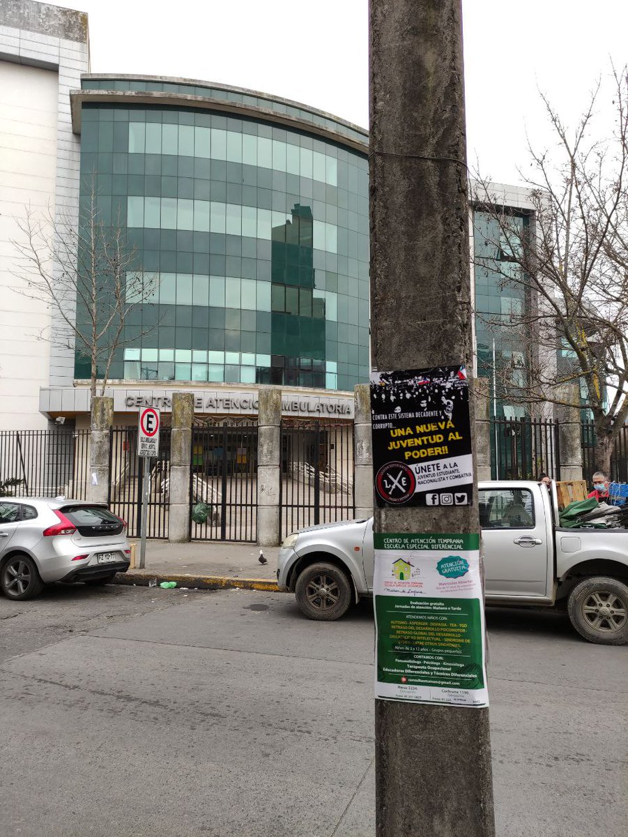 Leg_Estudiantil's tweet photo. Actividad de propaganda de nuestra sede de Concepción durante este fin de semana. Los camaradas legionarios del Biobío alzan la voz de una juventud valiente y desidia a luchar por una Educación de Excelencia, meritocrática y nacional.

#LegiónEstudiantil #PeleayEstudia https://t.co/GhCQR4YrBl