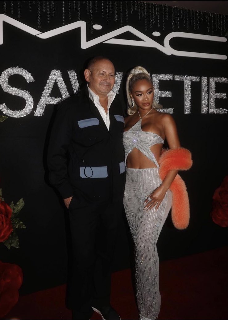 bigbrownhottie's tweet image. Saweetie went from having her own meal at McDonald’s to securing a deal with Mac Cosmetics. If it’s one thing she gone do is secure her bags. I know dats right @Saweetie 🤑❄️