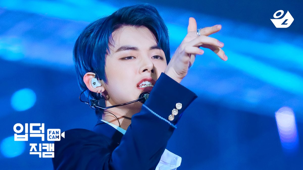 oceanoflight_yj's tweet photo. [입덕직캠ver] 4K 상남자(YEONJUN FanCam) | @가요대전_2019.12.25
[4K] https://t.co/4rSHGWOtDg

#우리일기에새겨질연준이의23살
#OurFirstLoveYeonjun https://t.co/vfSDlp5ddO