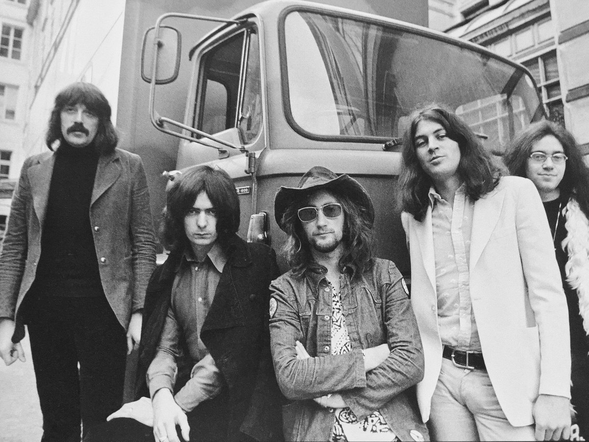 Дип перпл автострада. Группа Deep Purple. Группа Deep Purple молодые. Передвижная студия Роллинг стоунз. ВИА дип перпл.