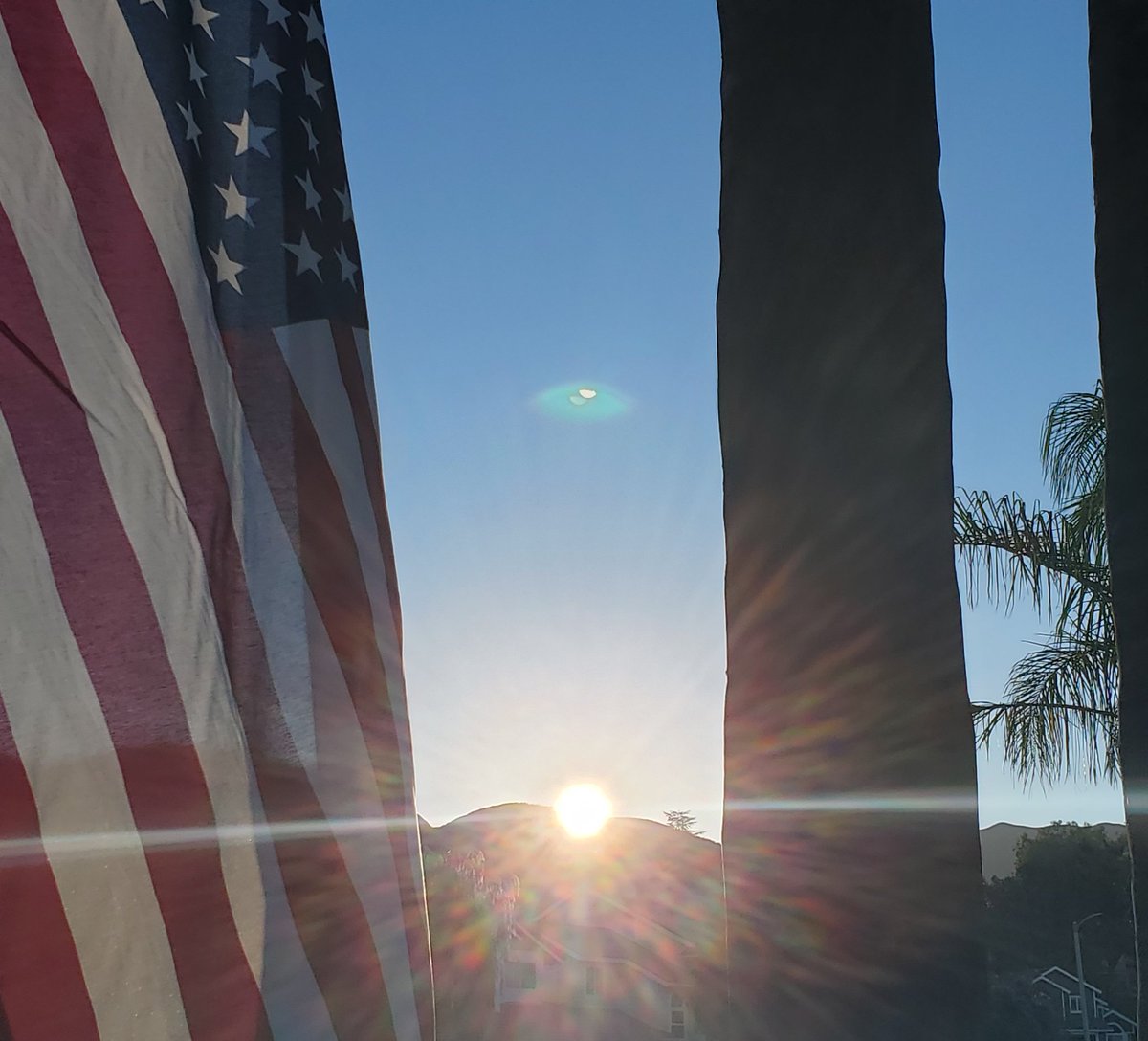 Julie_In_The_OC's tweet photo. Whew. I just beat the sun coming up over the mountain and was able to wash the car without breaking a sweat. It's going to be another hot day here in Southern California. 😟 #ReadyForCoolerWeather #TrabucoCanyon https://t.co/U6DKoh4Uaa