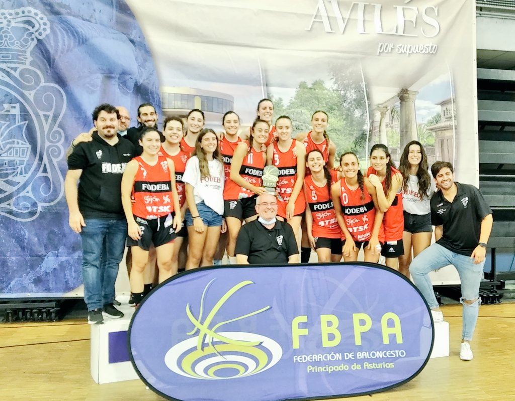FBPA_asturias's tweet photo. COPA PRINCIPADO FEMENINA 🏆 Entrega de premios a campeón (@fodebagijoncdb) y subcampeón (@DeportesUniovi) con representación de la Junta Directiva @FBPA_asturias y de @AytoAviles Agradecer a todas las jugadoras, cuerpos técnicos y a todas las personas participes de este evento. https://t.co/NuSh5S1TrL