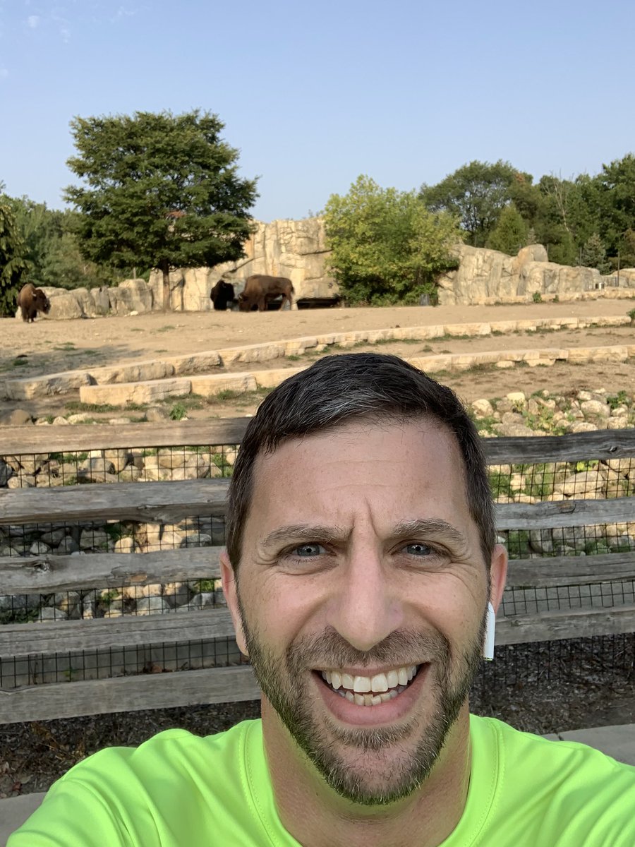 irubin27's tweet image. Running with the Buffalo at Brookfield Zoo 5K! #gobills #billsmafia