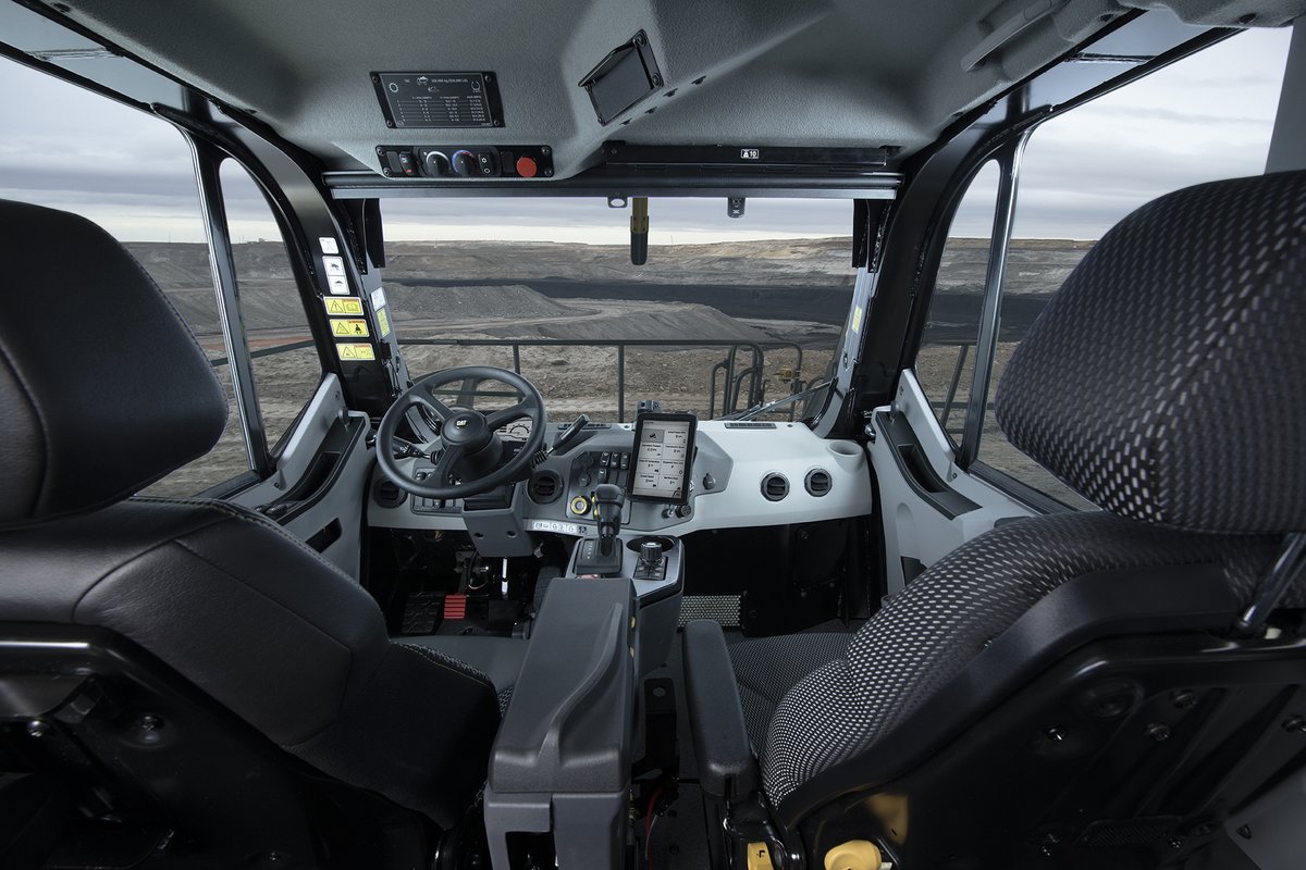 im_mining's tweet photo. Built to advance productive hauling, the next generation cab for @CatMining trucks incorporates >30 new features that @CaterpillarInc says improve connectivity, build confidence &amp; adapt to #futuremining needs with an expandable electronics platform https://t.co/WxoayVjP1U https://t.co/tVz2Yb0g9g