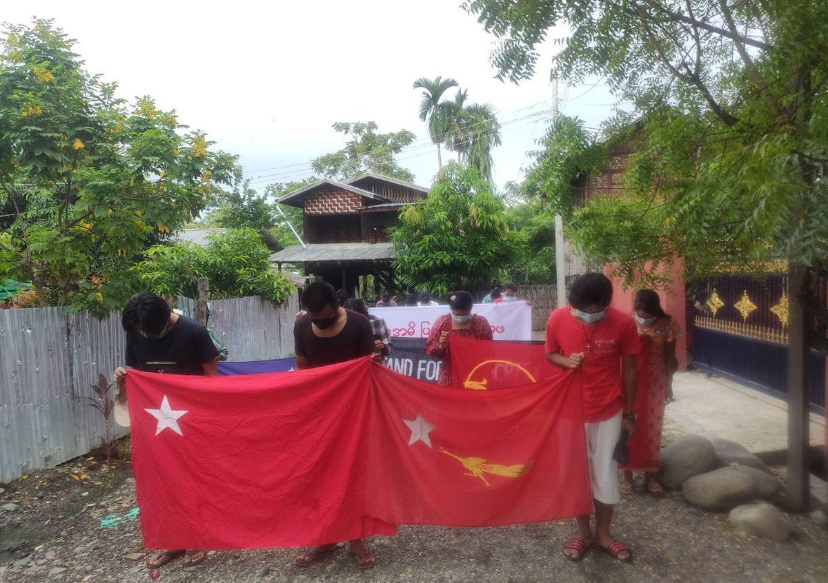 Myanmar_Now_Eng's tweet photo. As the opening of U.N. General Assembly draws near, people in Myanmar are urging international community to recognise the NUG and reject the military junta. Here, residents of Kale, Sagaing, show support for U Kyaw Moe Tun,  today (Sep 12). 

Photos: CJ

#WhatsHappeningInMyanmar https://t.co/06mqxE48iJ