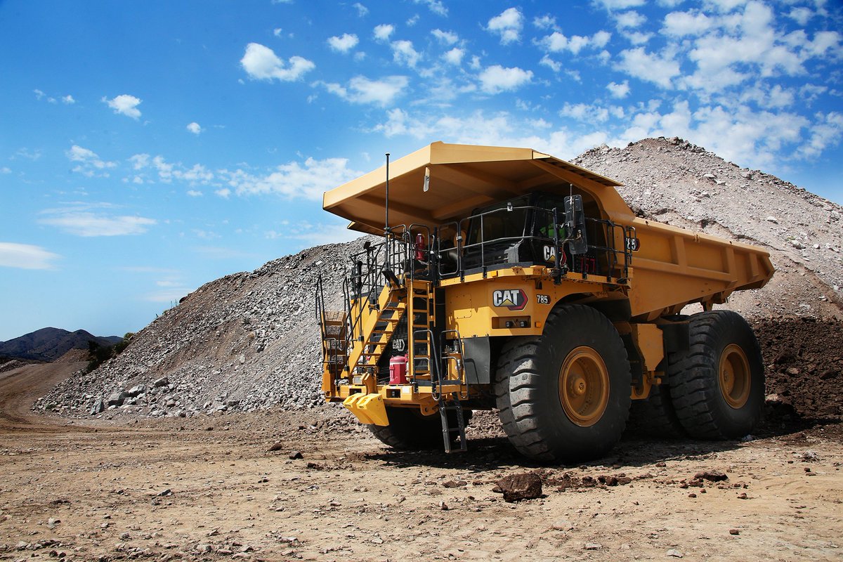 im_mining's tweet photo. Built to advance productive hauling, the next generation cab for @CatMining trucks incorporates >30 new features that @CaterpillarInc says improve connectivity, build confidence &amp; adapt to #futuremining needs with an expandable electronics platform https://t.co/WxoayVjP1U https://t.co/tVz2Yb0g9g