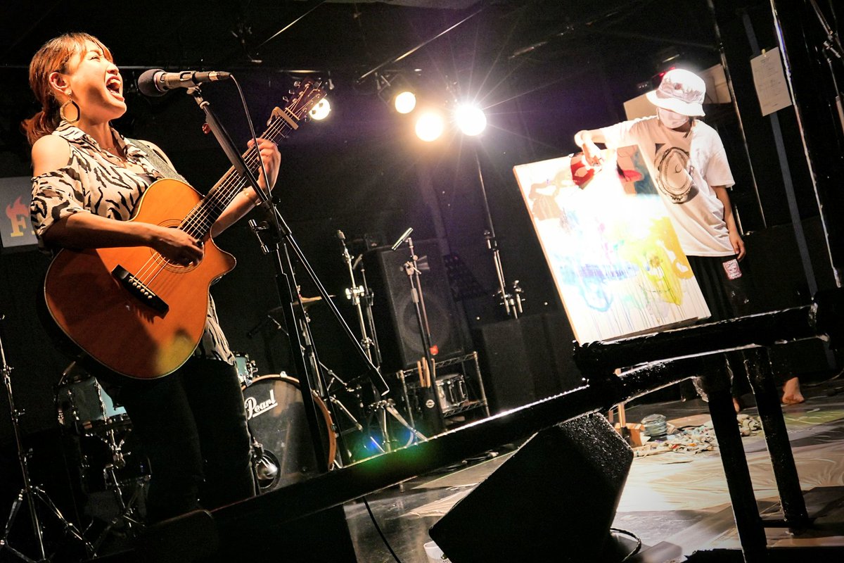 lunglungtata's tweet photo. 今宵(?)も、とにかく熱い音と画の融合……?
FIREBIRDでしか実現できないようなひとときを体感させていただきました。
……取り急ぎダイジェスト。
#道太郎×
#なかがわ寛奈
#ニシモトヒサオ
#Haruka×
#wanaco
#MUSIC&ART
#新松戸FIREBIRD https://t.co/SiDBcLNCyF