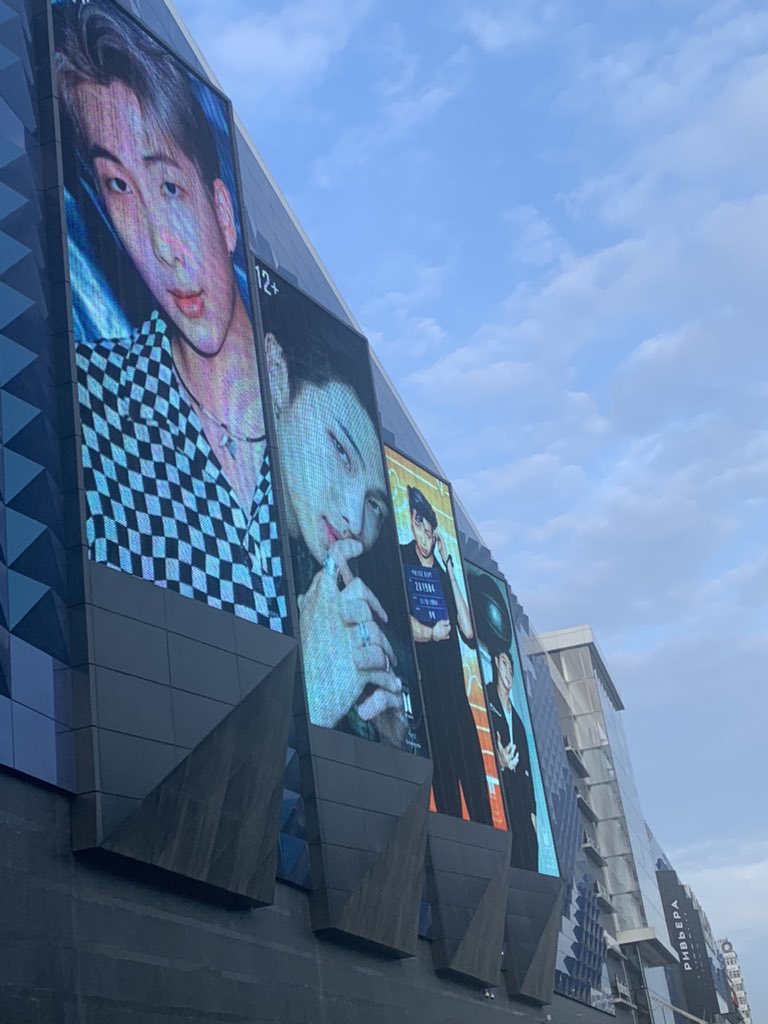 dragon_dimples's tweet photo. Happy Birthday Joonie!!!💜☺️🥳 #RMDAY #NamjoonDay #aRMysEternaLove #RMiracleDay
#OurBeginningAndEndRM #OurGalaxyNamjoon #OuRMoonchild
#OurShiningStarRM #cisarmy #btsforiaforrm #cisarmyforrm https://t.co/N2NIOXlcb8
