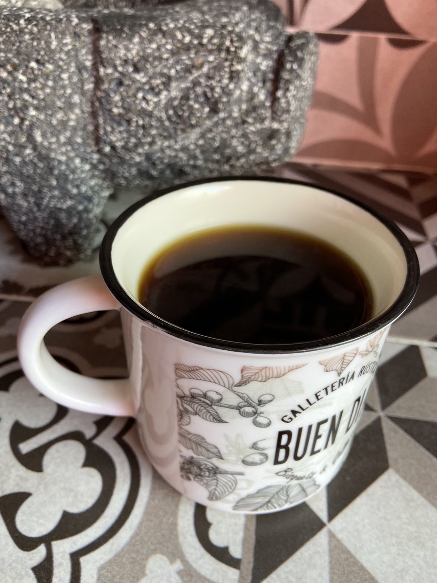 AARREDONDOM's tweet photo. Buen domingo amigas y amigos #Sundaycoffee #Domingo #anytimeiscoffeetime ☕️✌🏼 https://t.co/f0dSMqqOhK